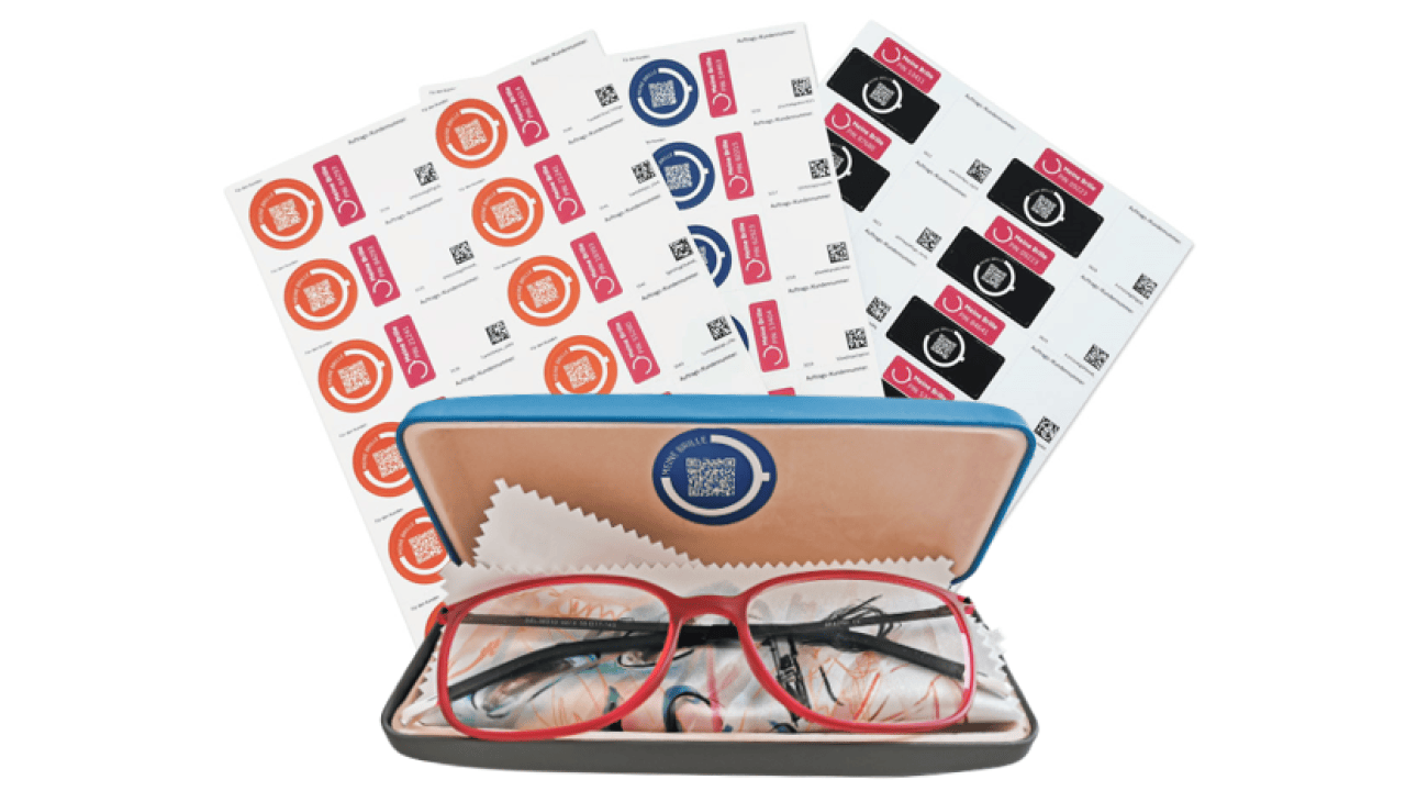 BriX FOCUS Sticker individuell für jede Filiale, jeden Kunden, jedes Etui und jede Brille.