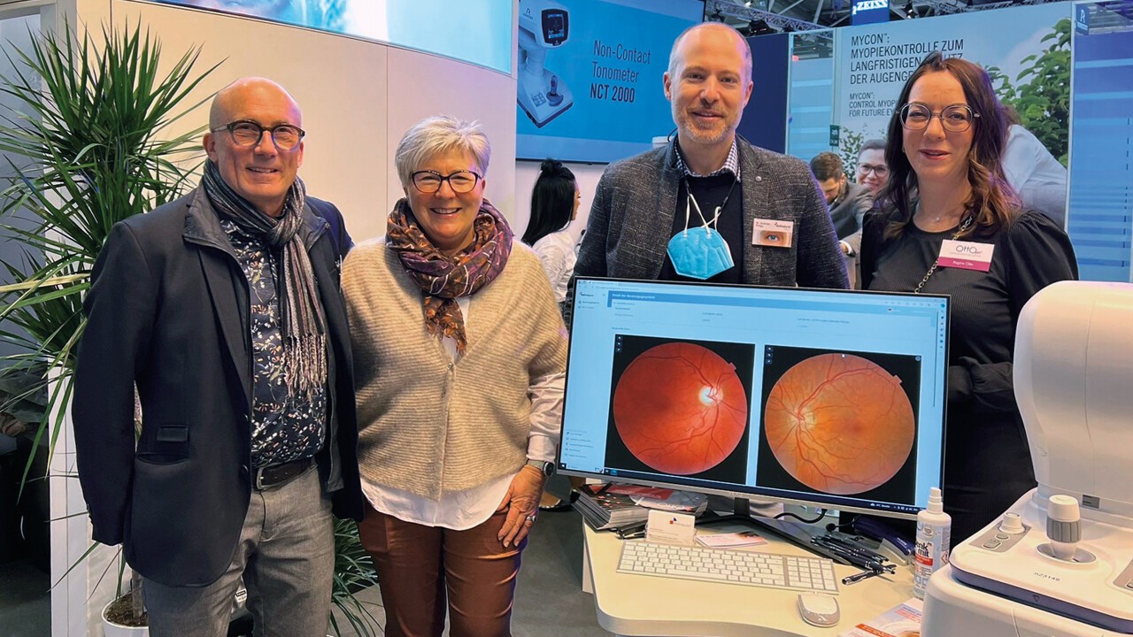 Lernen Sie das RetinaLyze-Team auf der opti 2025 kennen: v.l.n.r. Michael Anthonsen (CEO), Barbara Anthonsen (CEO), PD Dr. med. Andreas Frings (Back-up-Augenarzt), Regina Otto (Botschafterin und Trainerin)