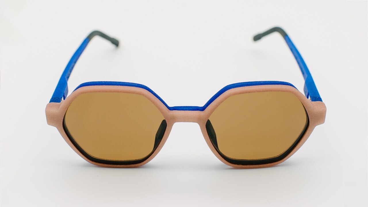 Clip-on MILA in Bright Mud + frame MILA in Bold Blue