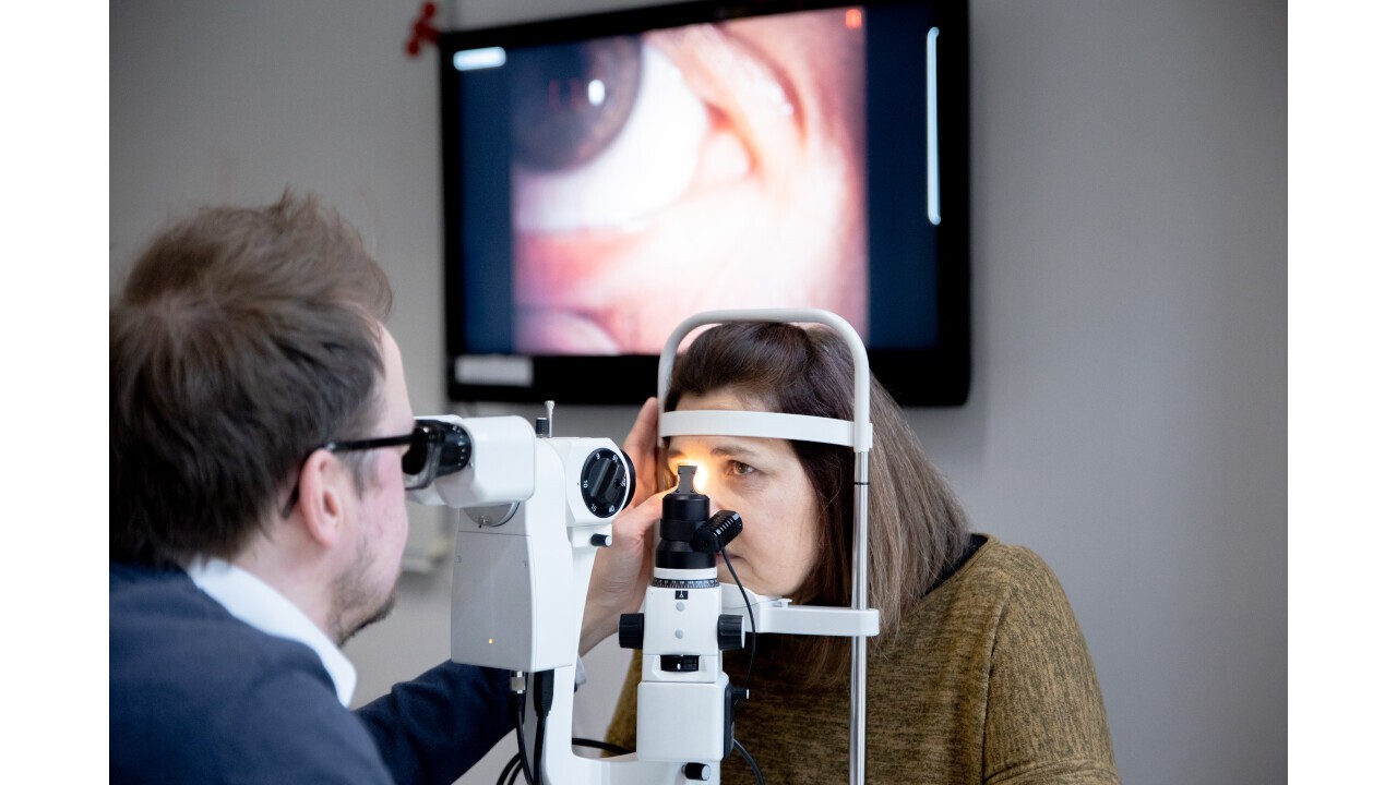 Aalen Master students at the slit lamp