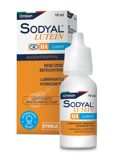 Weiße 10-ml-Flasche und Schachtel mit Sodyal Lutein HA-Augentropfen mit blauen und orangefarbenen Akzenten, Produktinformation und Branding. Die Verpackung hebt die Vorteile von Lutein, Feuchtigkeit und Lichtschutz hervor.